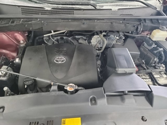 Used 2018 Ooh La La Rouge Mica Toyota SE image 24