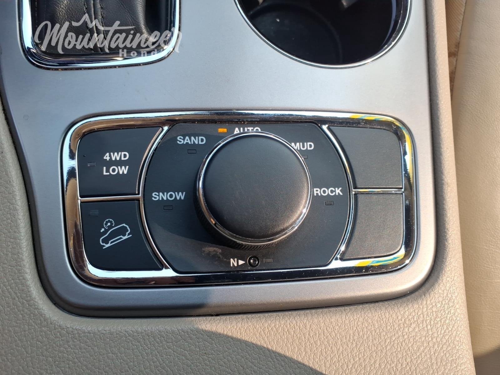 Used 2021 Slate Blue Pearlcoat Jeep Limited image 35