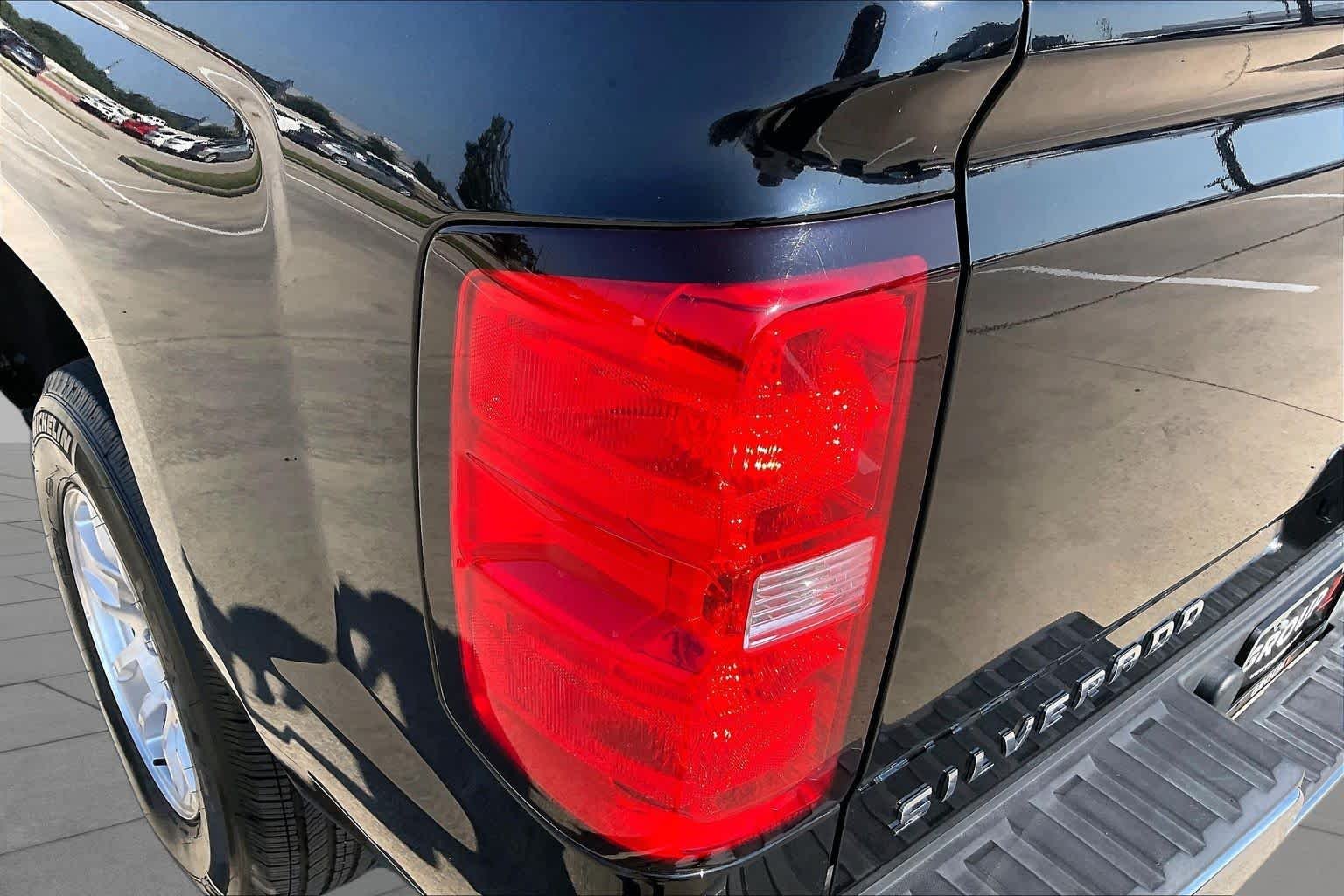 Used 2018 Black Chevrolet LT image 27