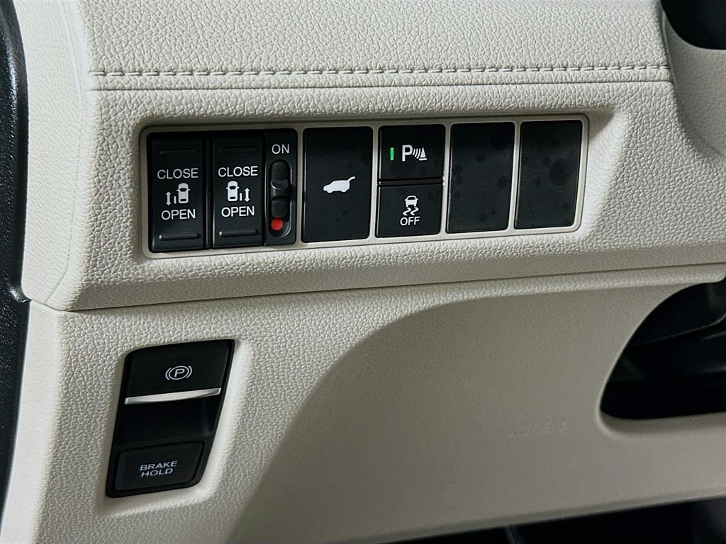 New 2026 Modern Steel Metallic Honda Touring image 10