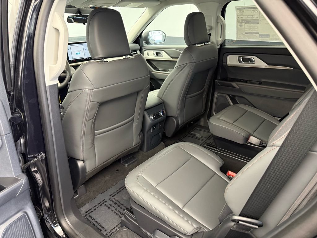 New 2026 Agate Black Metallic Ford Active image 47