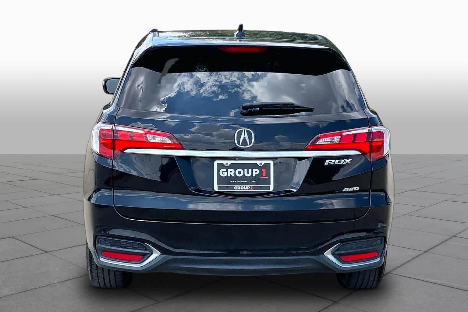 Used 2018 Crystal Black Pearl Acura  image 5