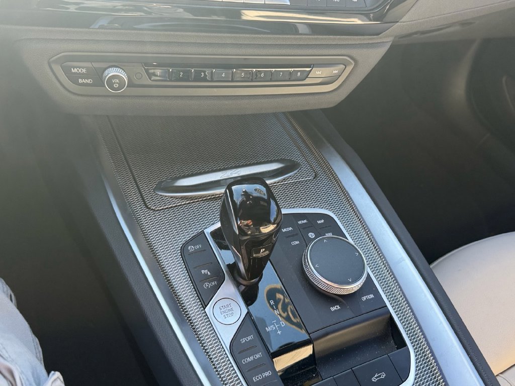 Used 2022 Silver BMW sDrive30i image 13