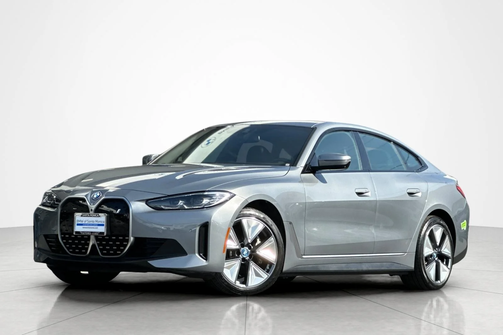 2023 BMW i4 eDrive35's photo