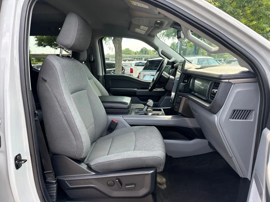 Used 2024 White Ford Flash image 31