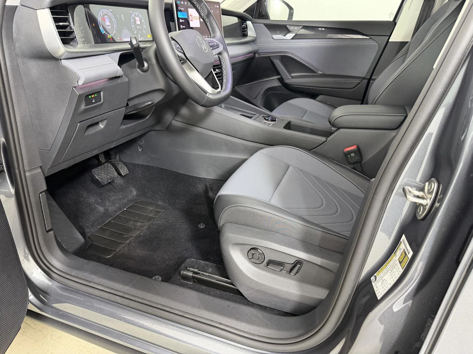 New 2026 Platinum Gray Metallic Volkswagen SE image 9