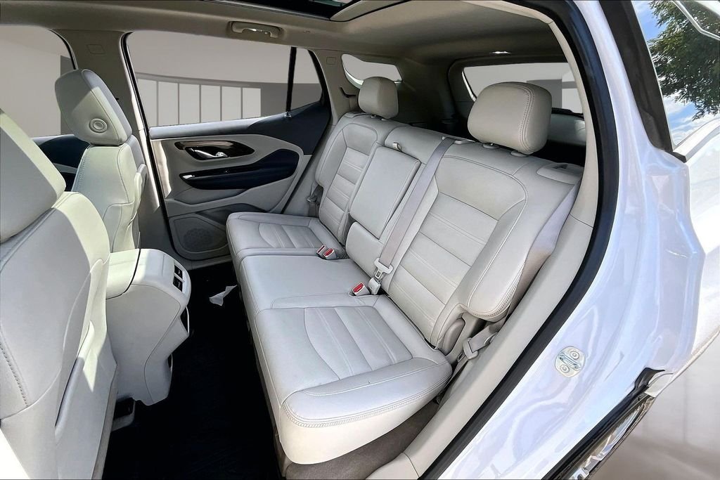 Used 2023 White GMC Denali image 28