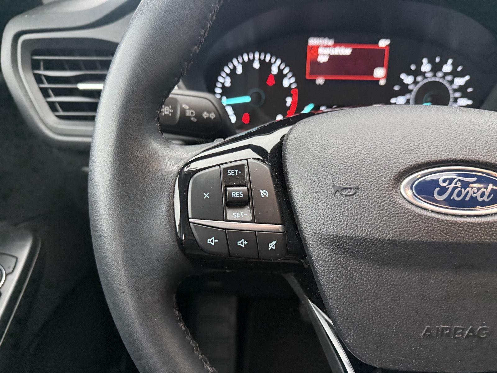 Used 2022 Carbonized Gray Ford SE image 9