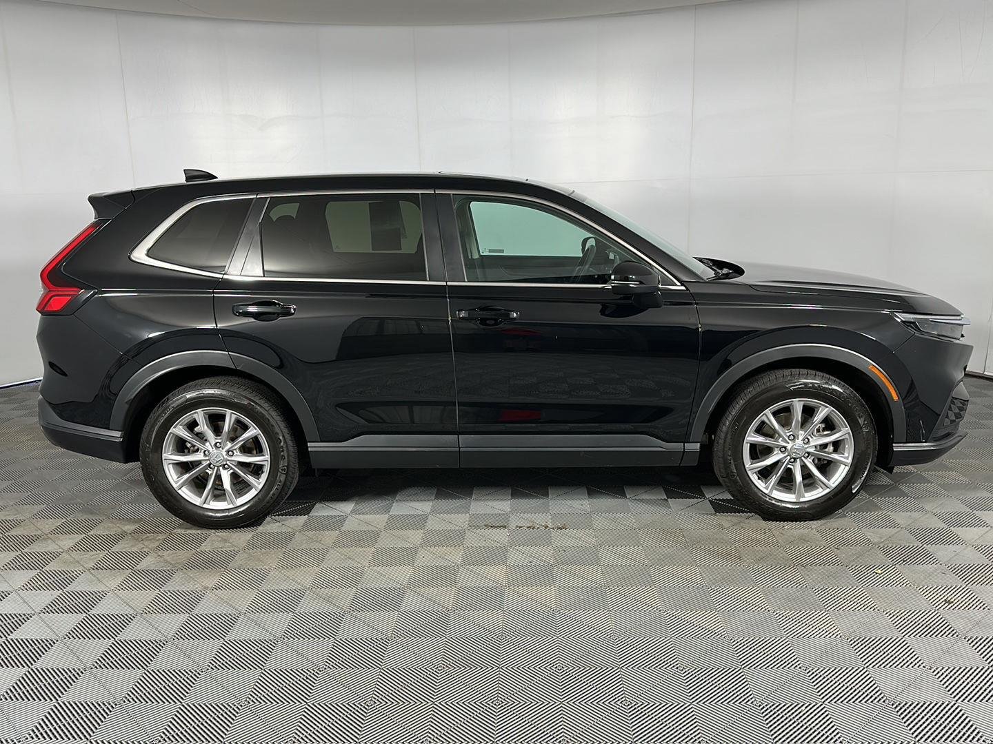 Used 2023 Crystal Black Pearl Honda EX image 28
