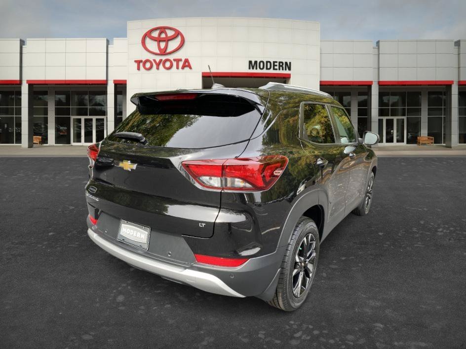 Used 2022 Mosaic Black Metallic Chevrolet LT image 5