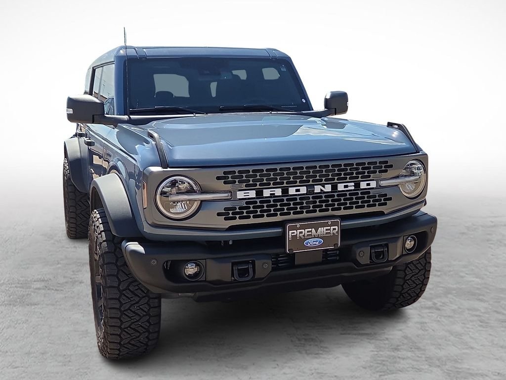Used 2025 Azure Gray Metallic Ford Badlands image 2