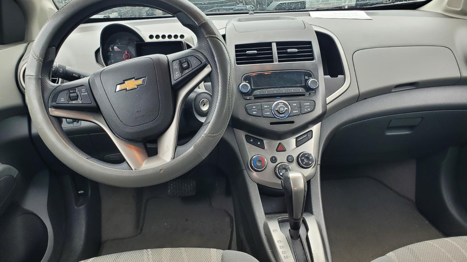 Used 2014 SILVER ICE METALLIC Chevrolet LT image 7