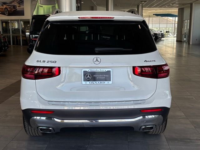 New 2026 Polar White Mercedes-Benz GLB 250 image 5