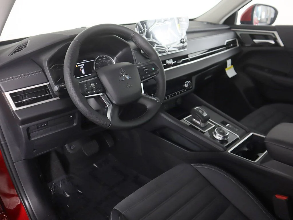 Used 2024 Red Mitsubishi SE image 28