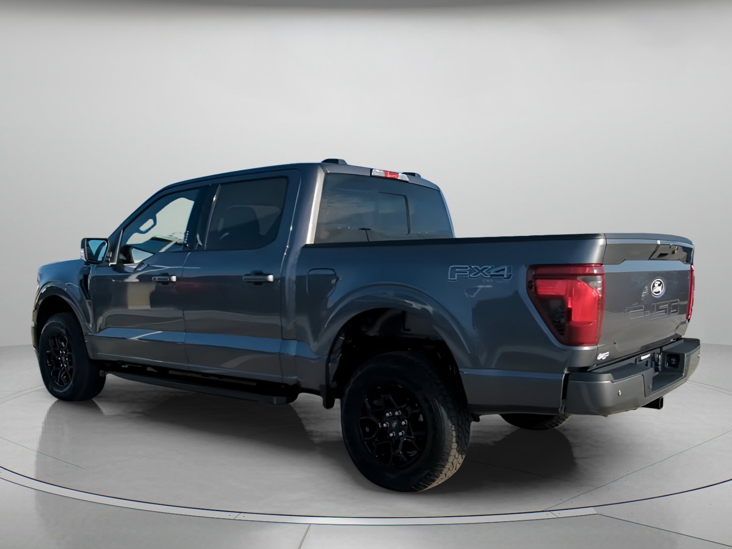 New 2026 Carbonized Gray Metallic Ford XLT image 17