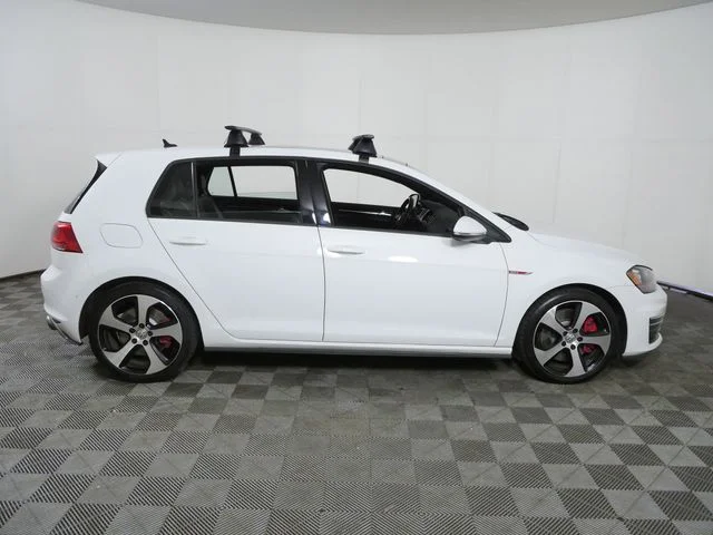 Used 2017 White Volkswagen SE image 10