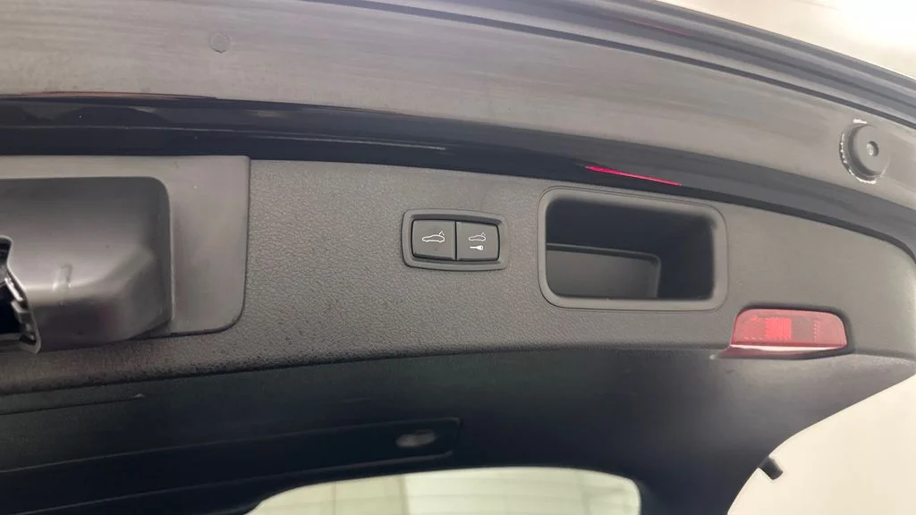 Used 2022 Black Porsche Base image 27