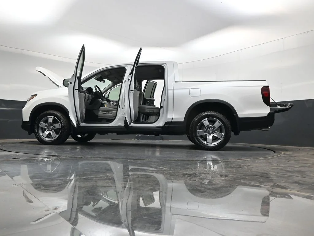 New 2026 Platinum White Pearl Honda RTL image 41
