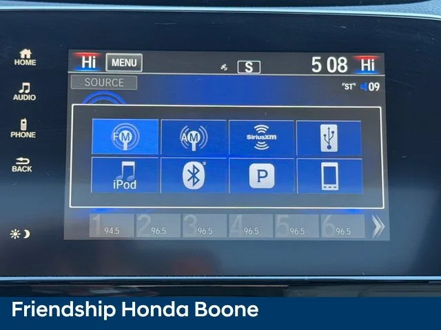 Used 2021 White Honda EX image 22