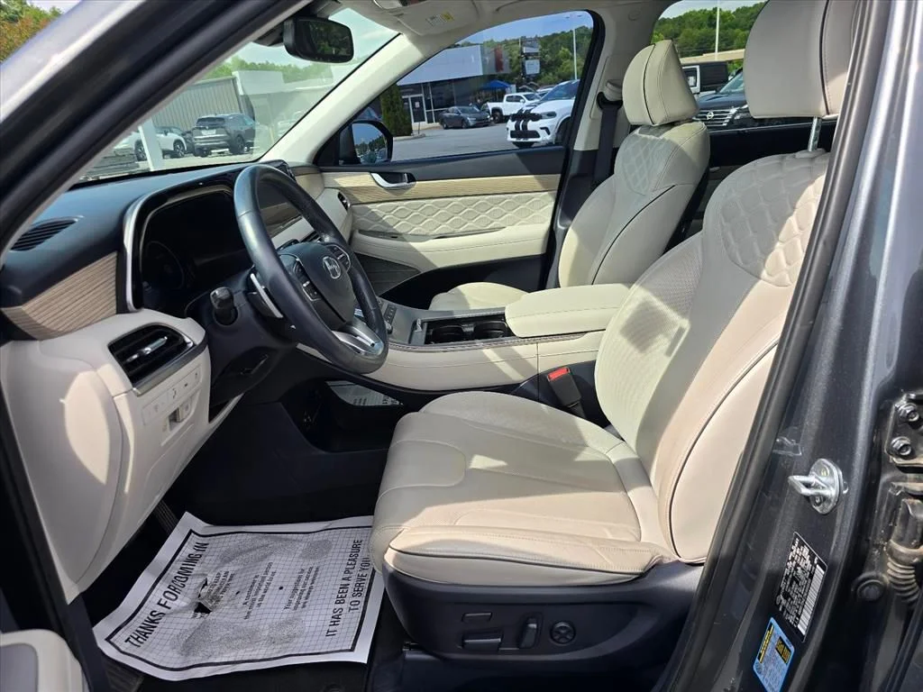 Used 2022 Gray Hyundai Calligraphy image 11