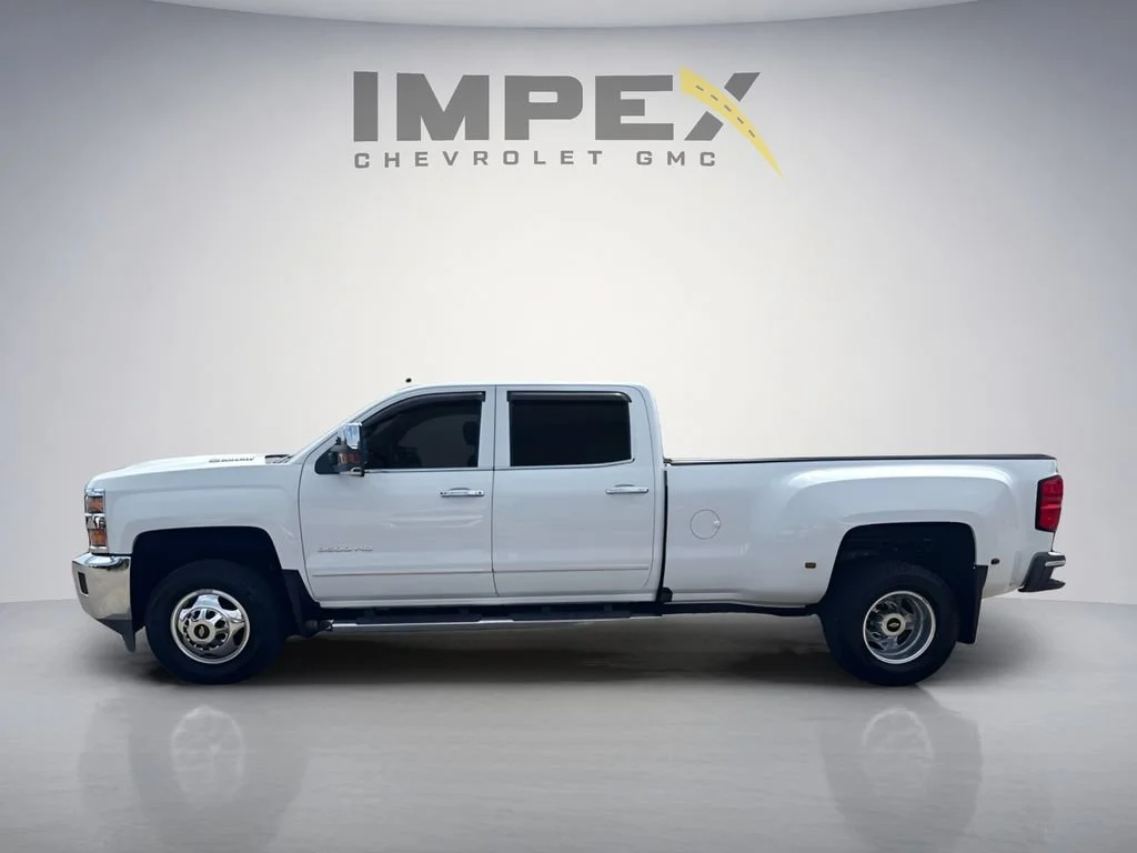 Used 2018 SUMMIT WHITE Chevrolet LTZ image 2