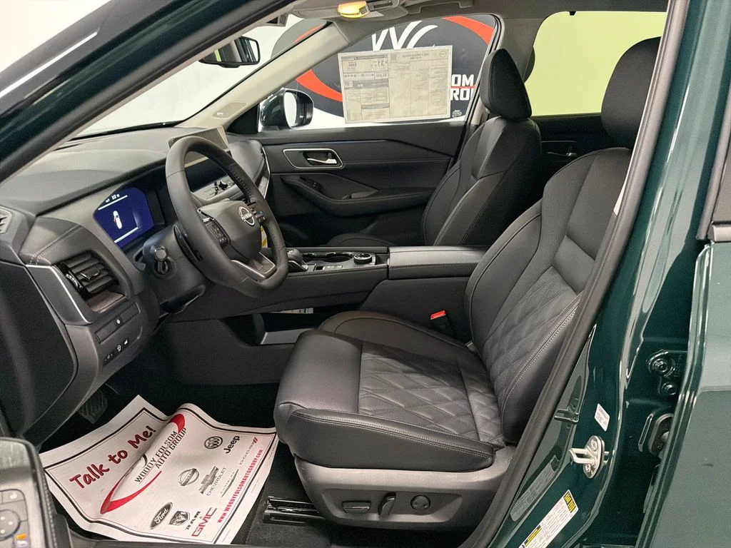 New 2026 Obsidian Green Pearl Nissan Platinum image 8