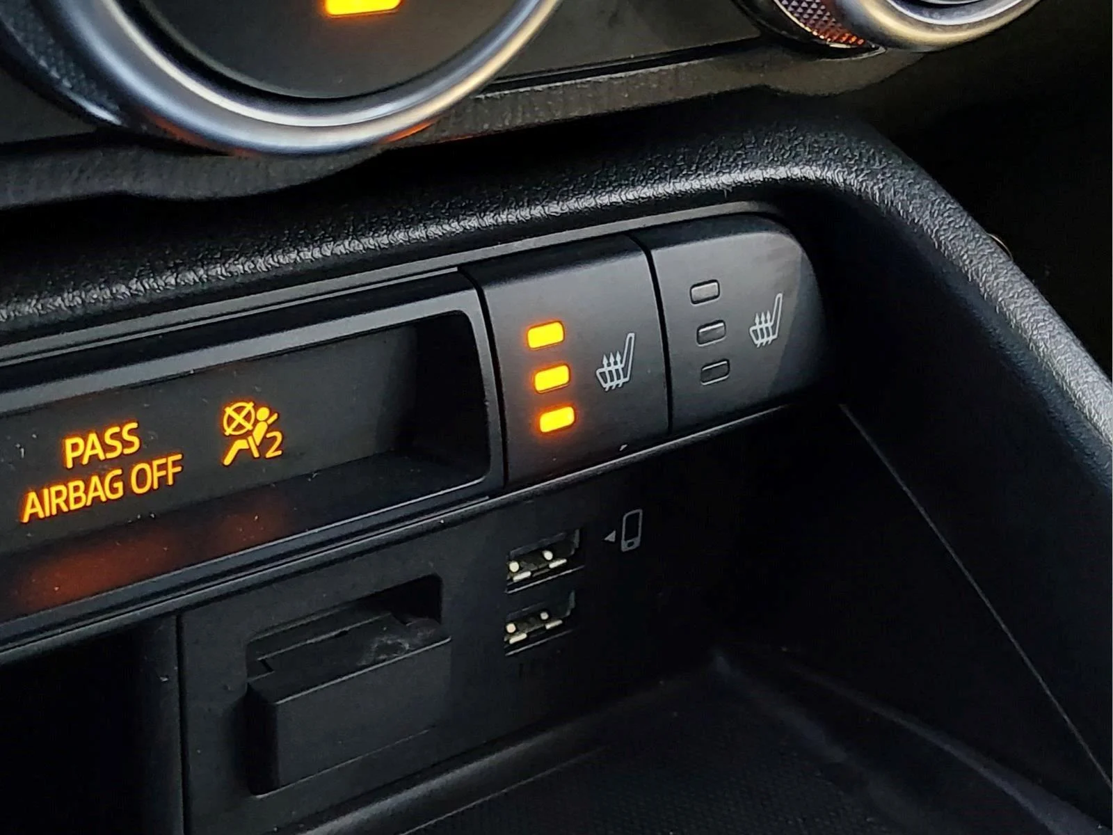 Used 2022 Jet Black Mica Mazda Grand Touring image 25