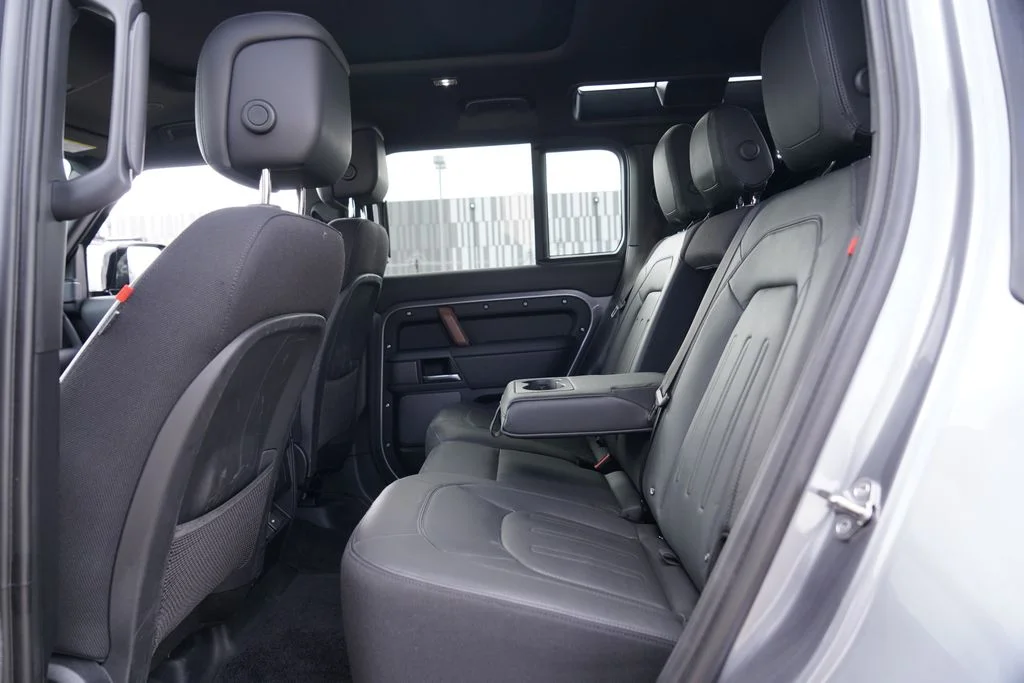 Used 2023 Gray Land Rover X image 27