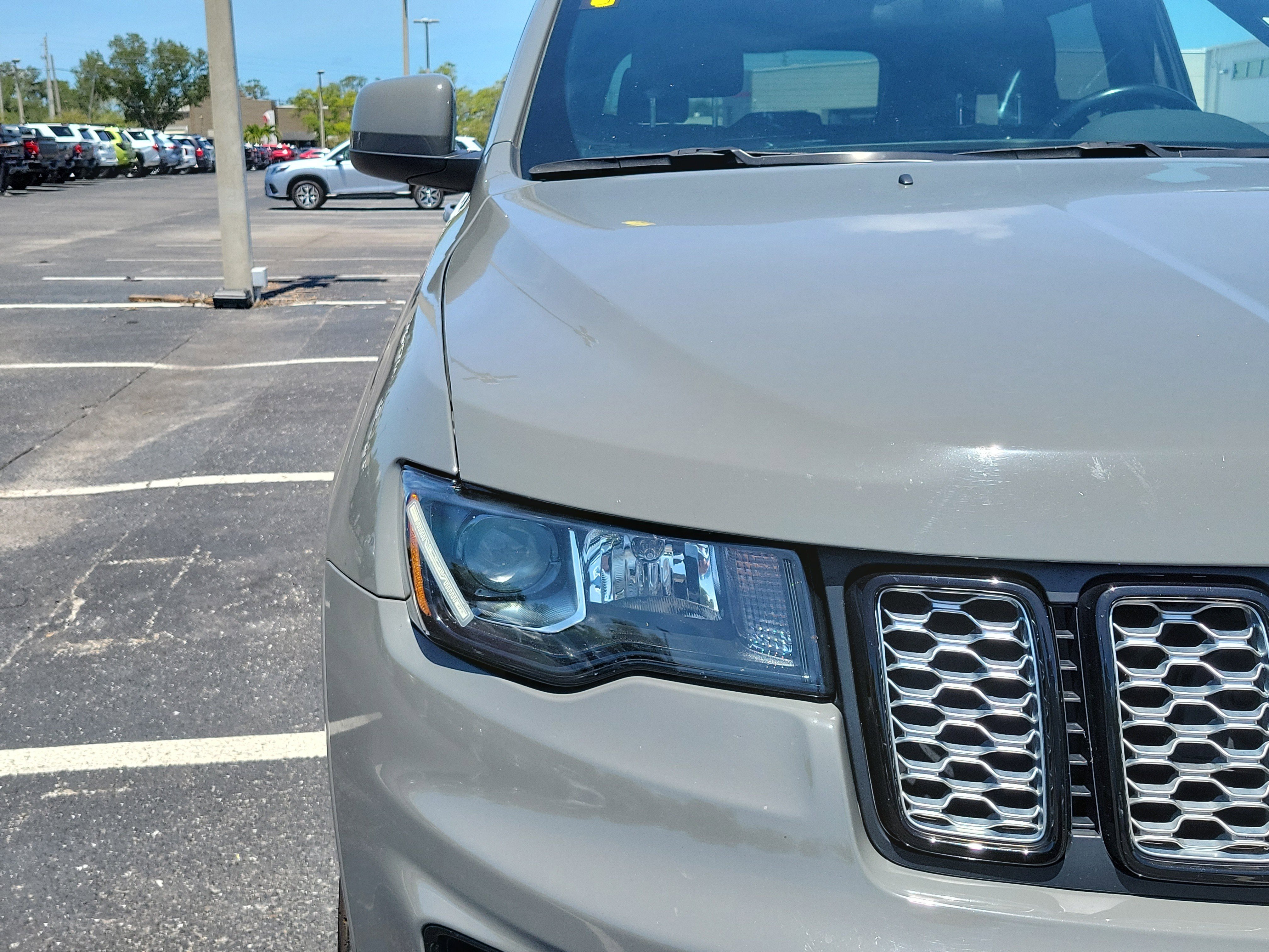 Used 2021 Sting-Gray Clearcoat Jeep Laredo X image 6