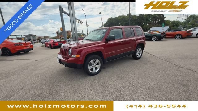 Used 2015 Red Jeep Sport image 4