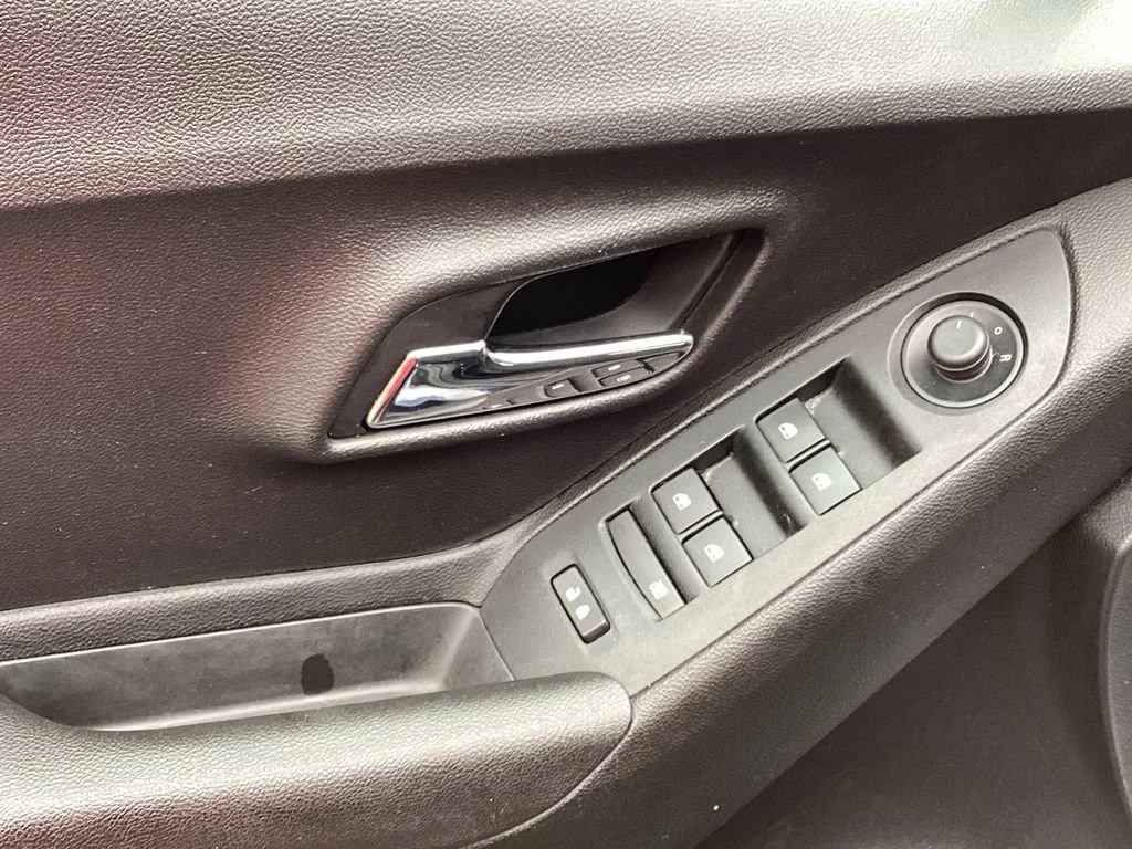 Used 2019 STORM BLUE METALLIC Chevrolet LS image 27