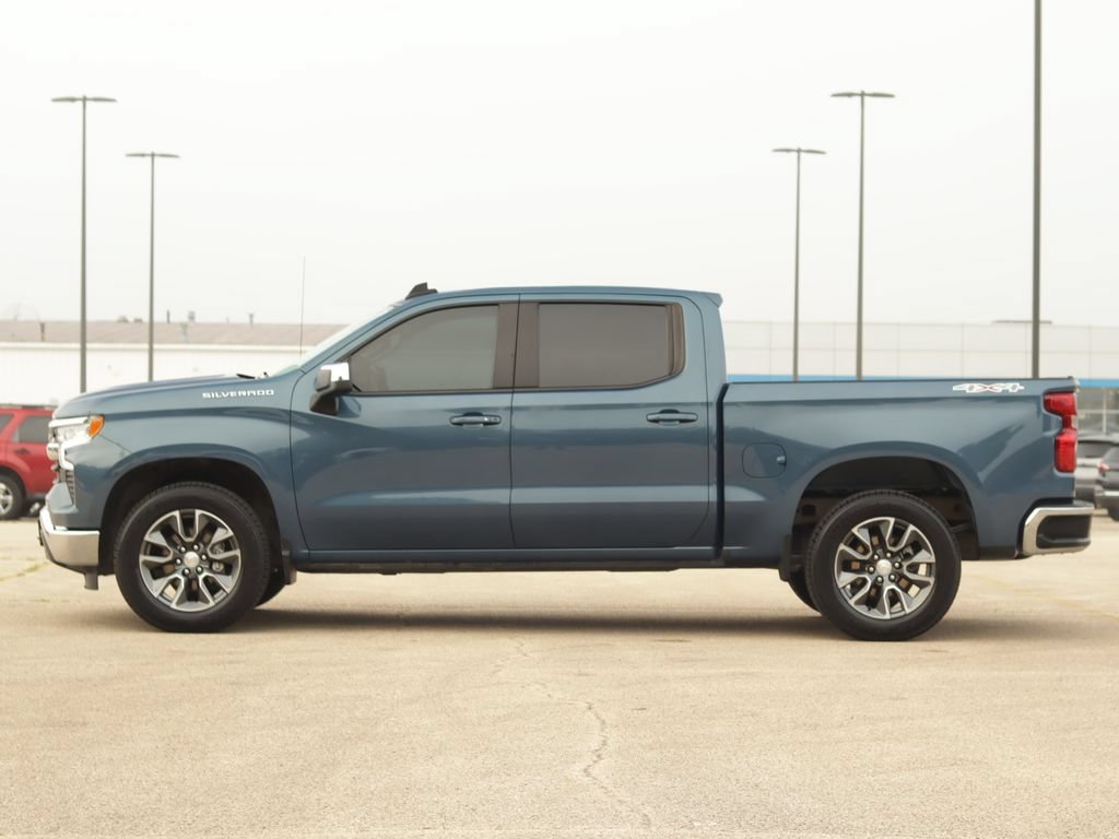 Used 2024 Lakeshore Blue Metallic Chevrolet LT (2FL) image 4
