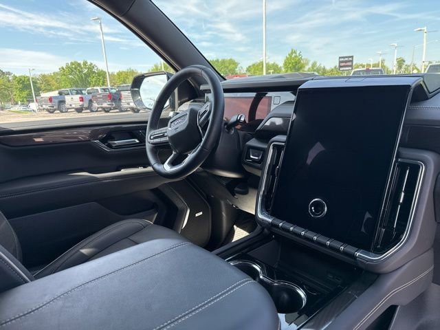 Used 2025 Onyx Black GMC Elevation image 9