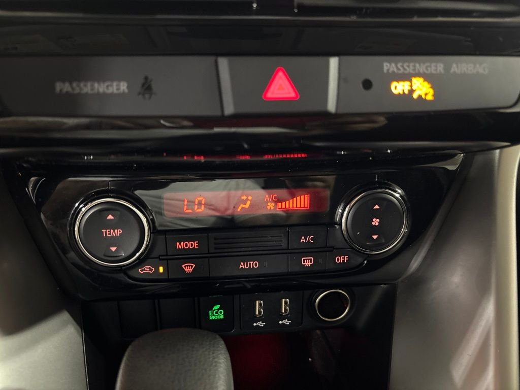 Used 2022 Black Mitsubishi LE image 19