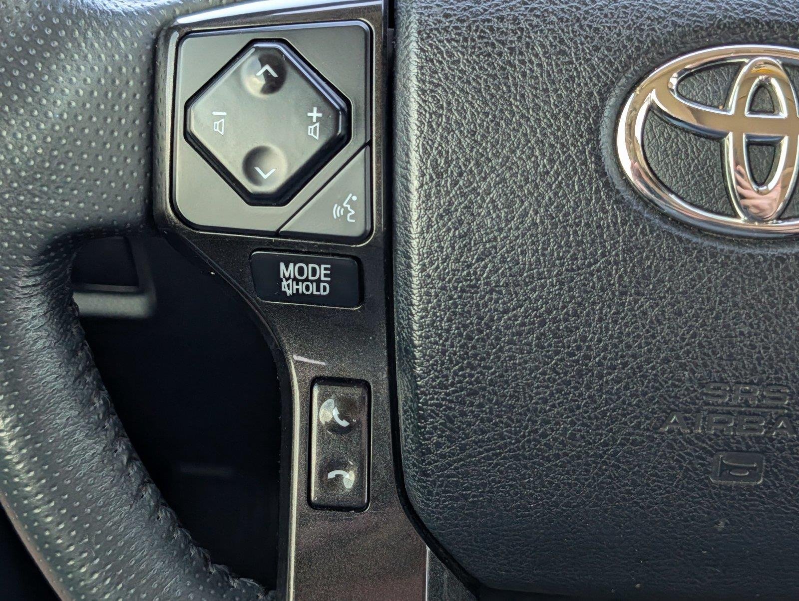 Used 2020 Midnight Black Metallic Toyota Venture image 24