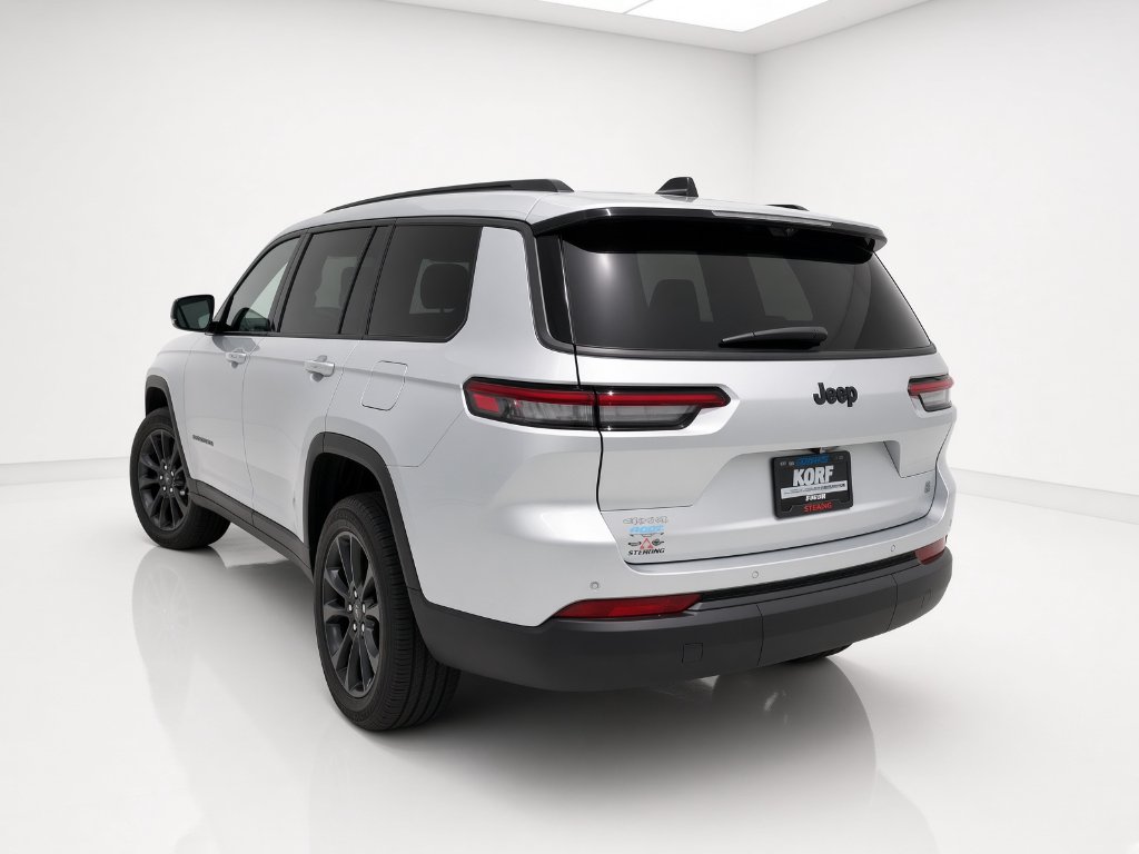 New 2026 Silver Zynith Exterior Paint Jeep 85th Anniversary Edition image 4