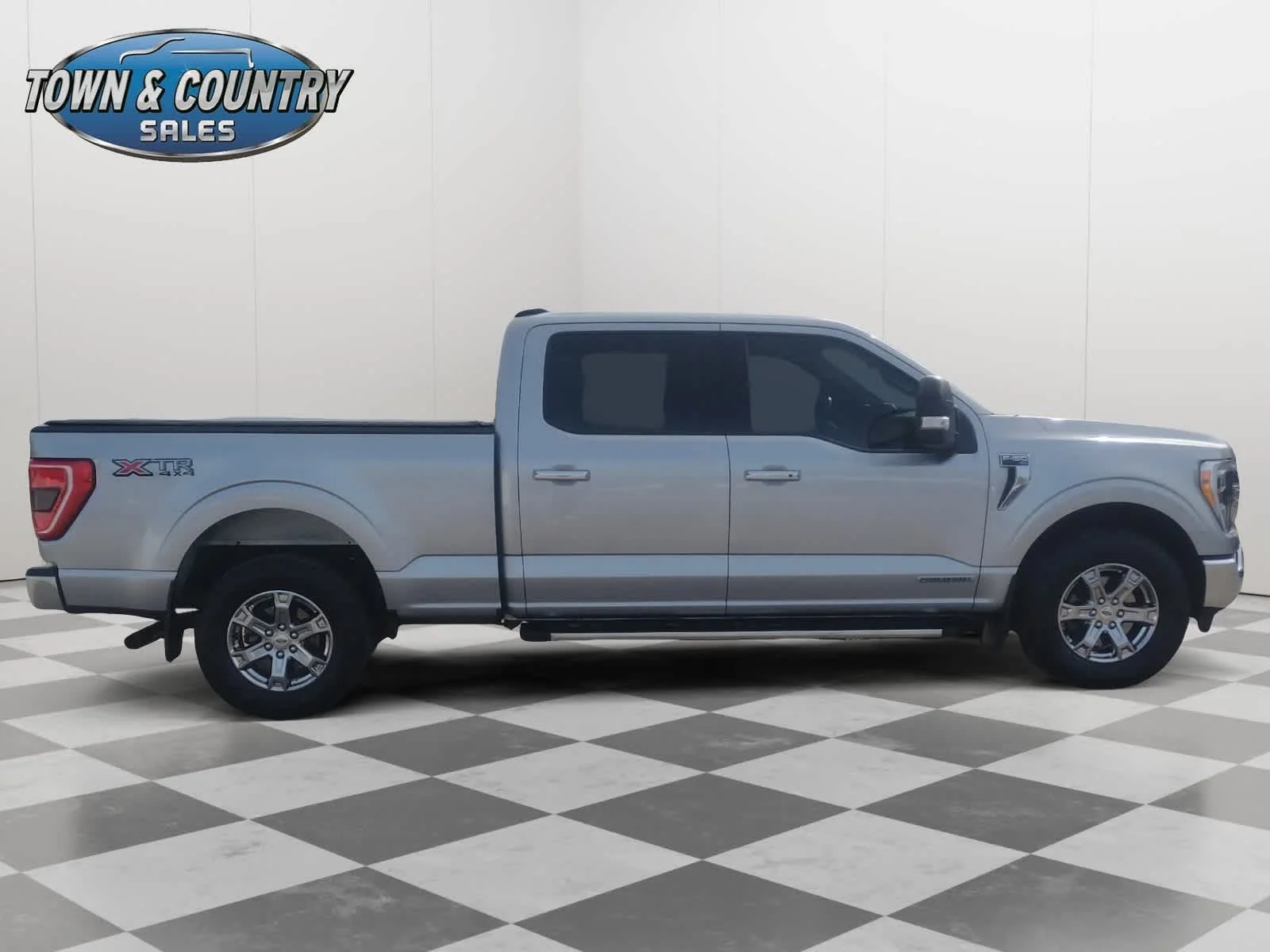Used 2021 Iconic Silver Metallic Ford XLT image 8