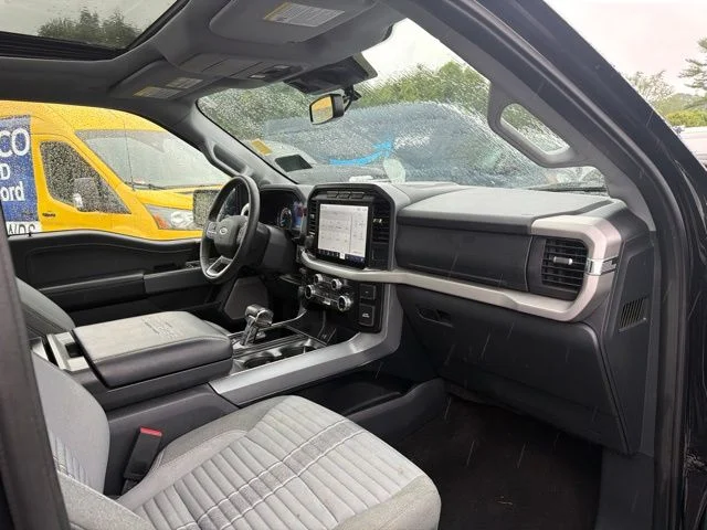 Used 2023 Avalanche Ford XLT image 9