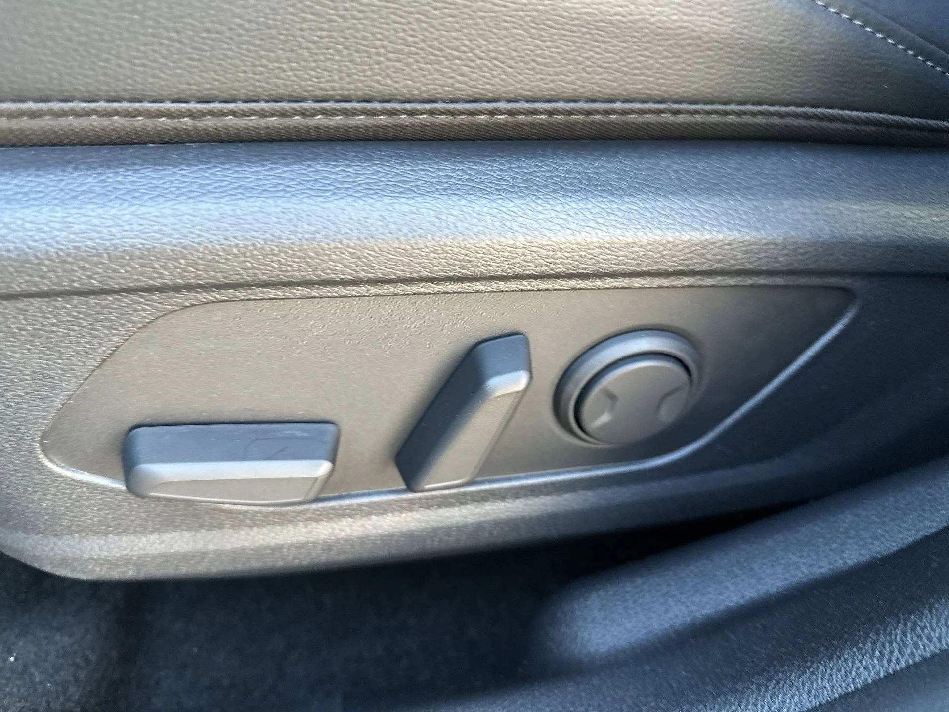 New 2026 Ebony Black Kia EX image 16