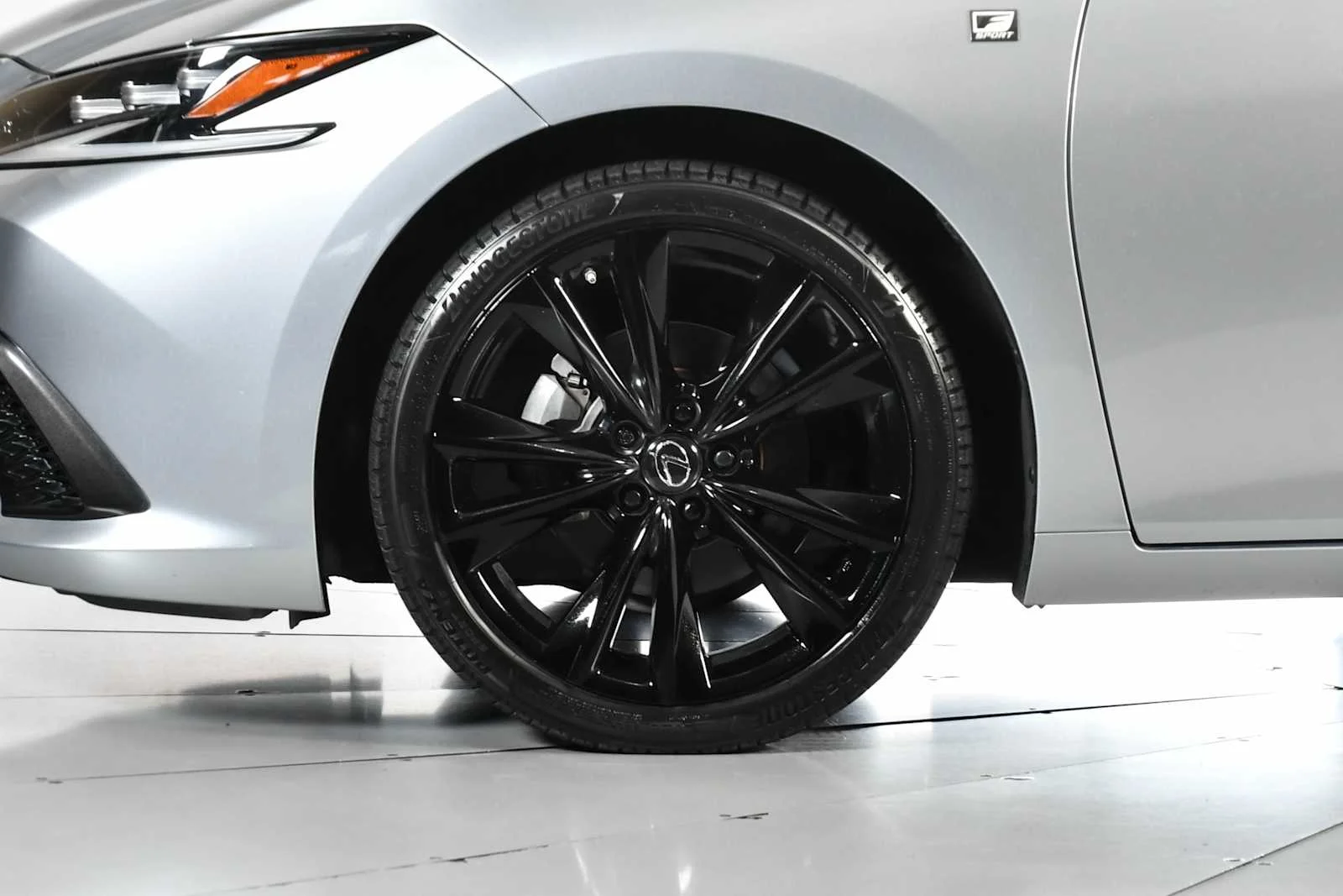 Used 2023 Iridium Lexus F SPORT Handling image 12