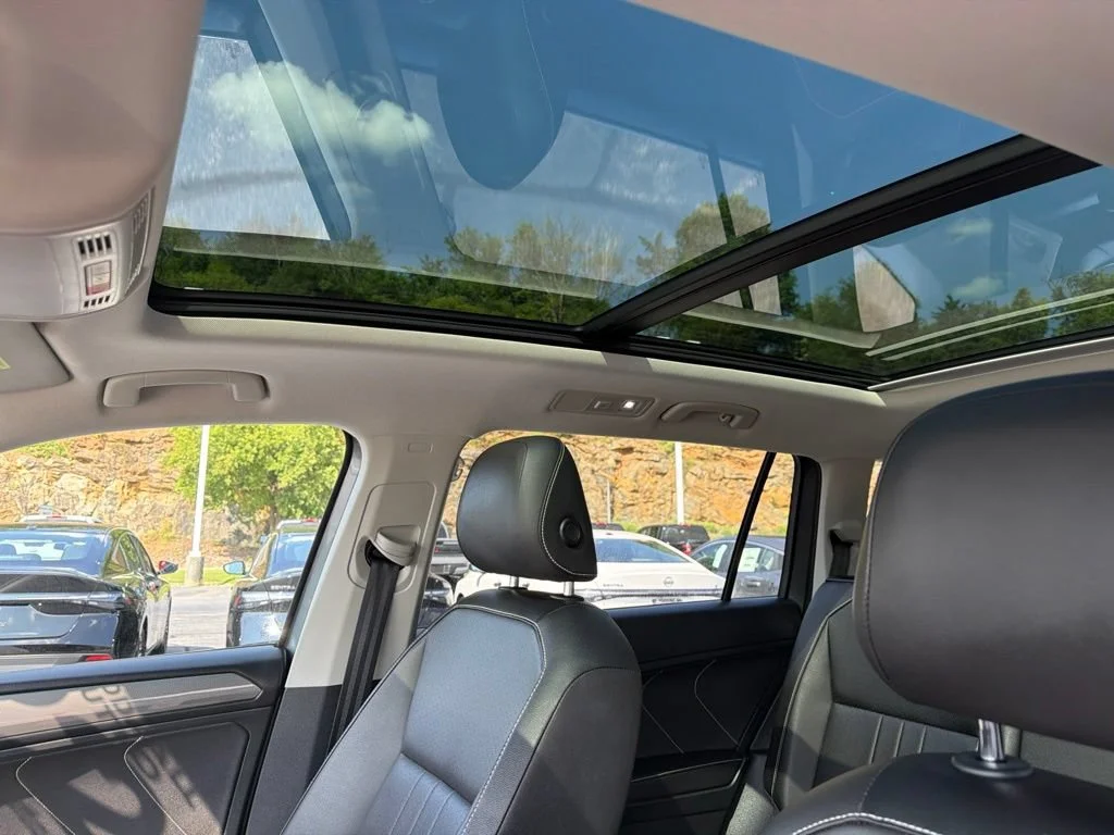 Used 2022 Platinum Gray Metall Volkswagen SE image 18