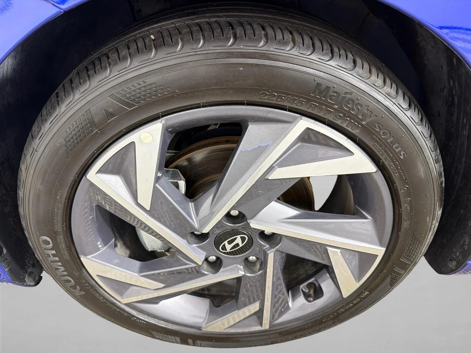 Used 2025 Gray Hyundai SEL Sport image 11