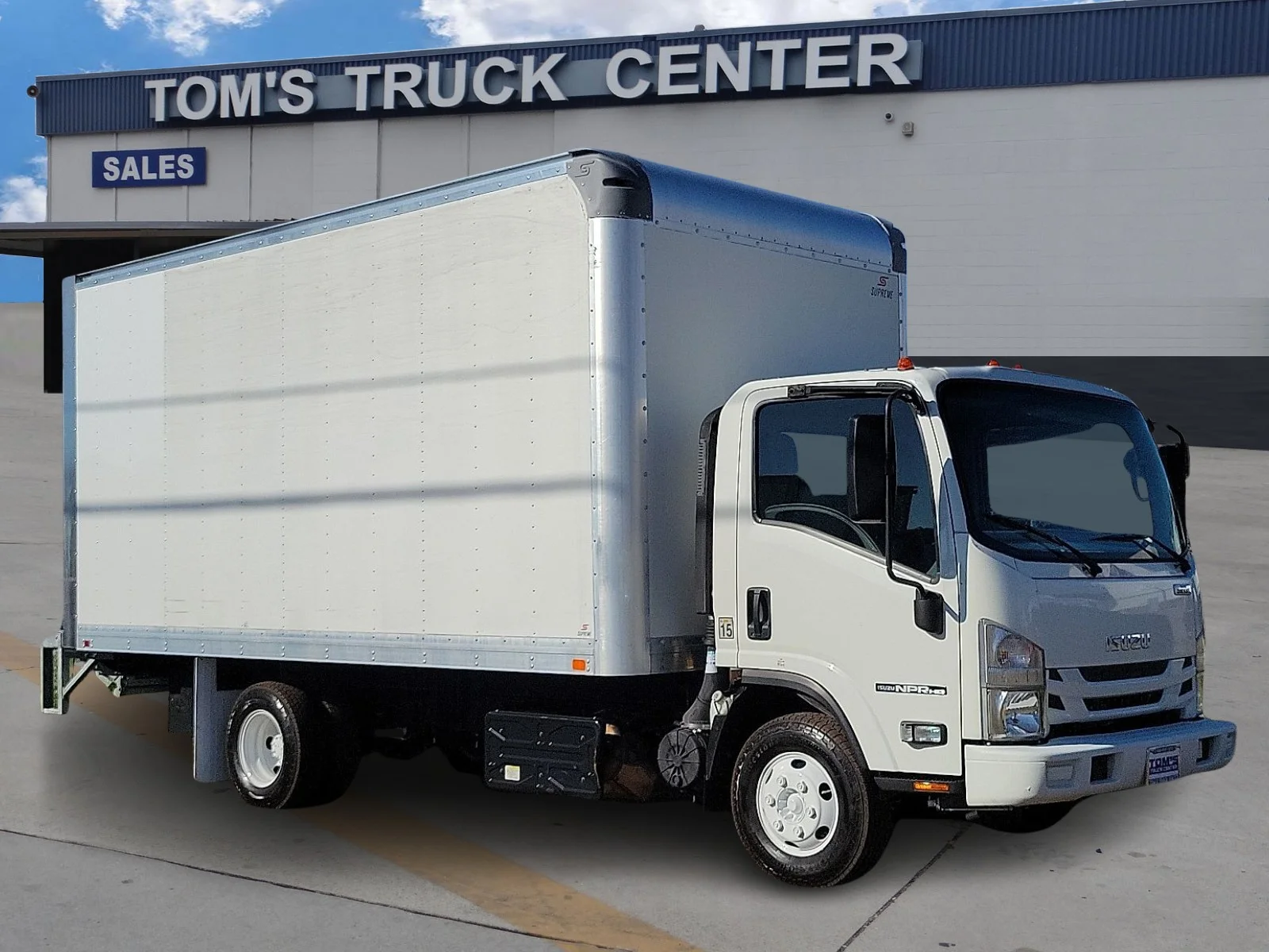 2019 Isuzu NPR-HD's photo