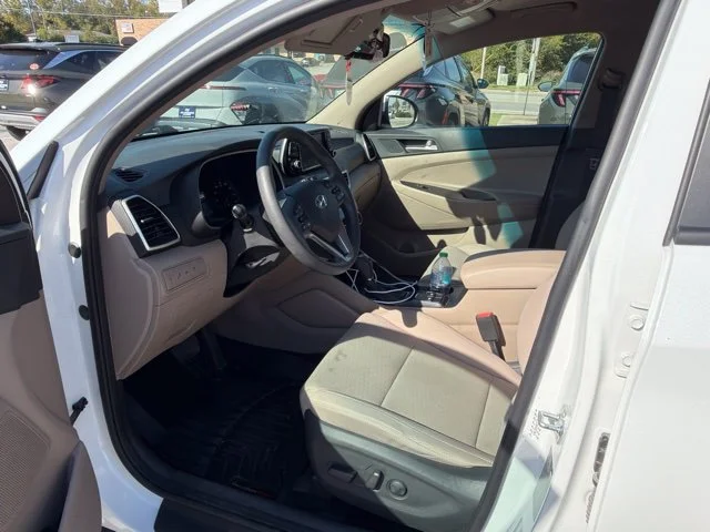Used 2021 White Hyundai Value image 12