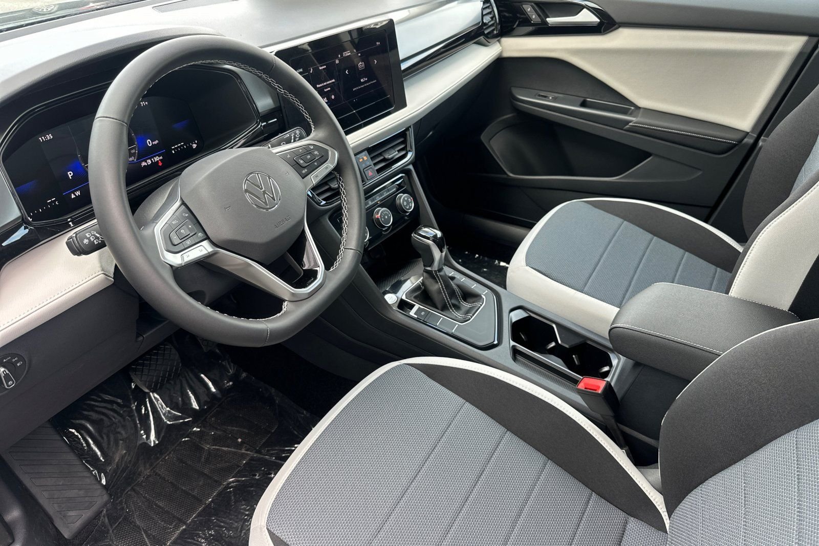 New 2026 Deep Black Pearl Volkswagen 1.5T S image 10