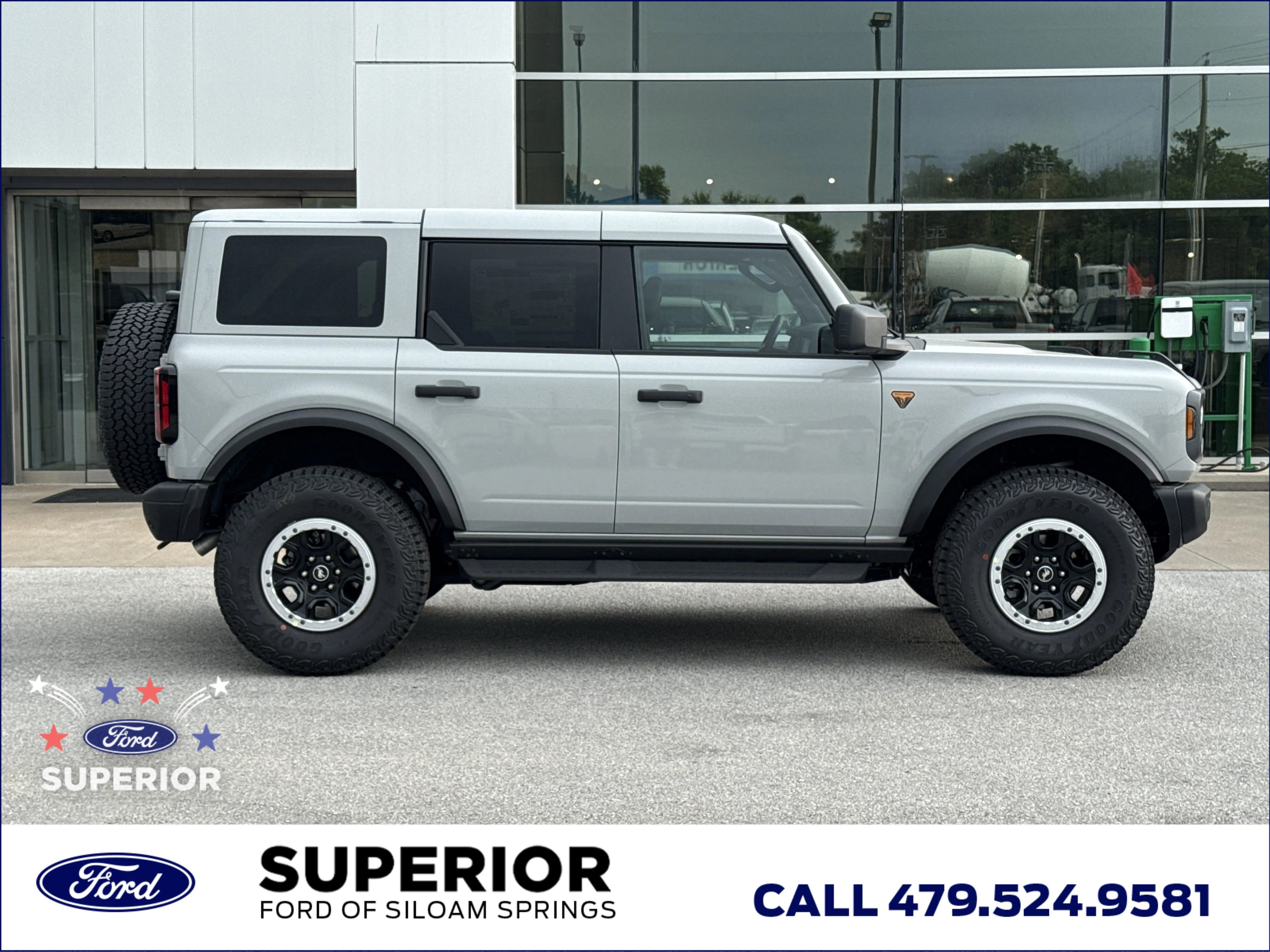 New 2026 Avalanche Gray Ford Badlands 4WD image 2