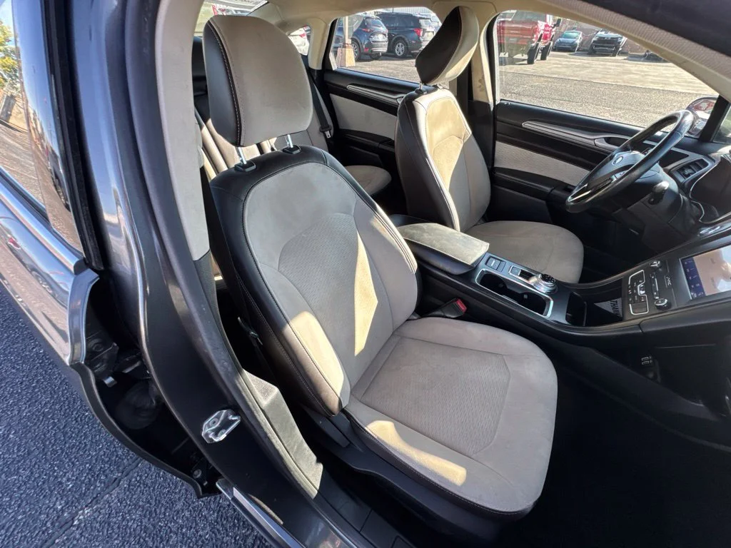 2020 Ford Fusion SE - Photo 25
