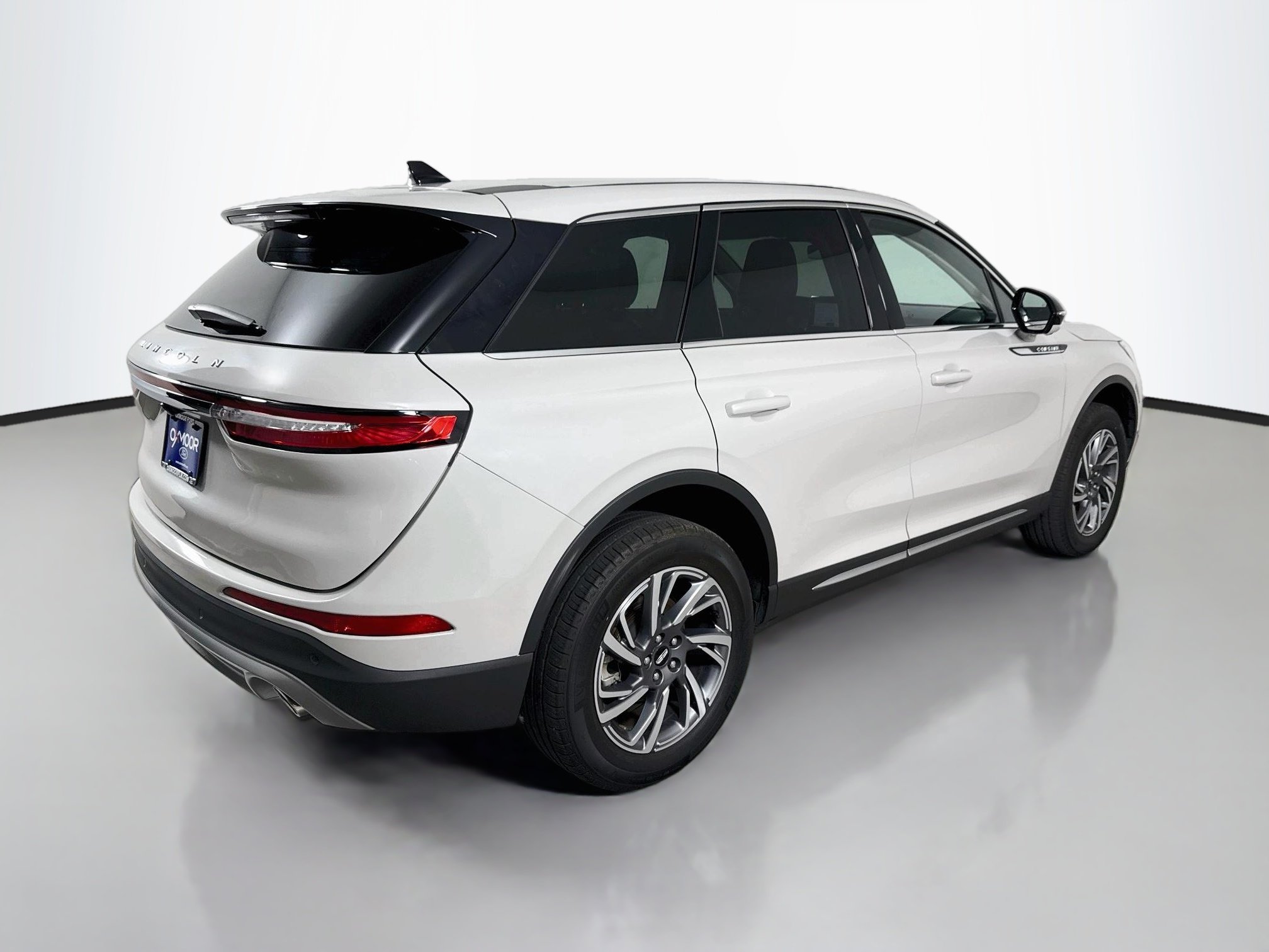 Used 2023 Ceramic Pearl Metallic Tinted Clearcoat Lincoln Standard image 11