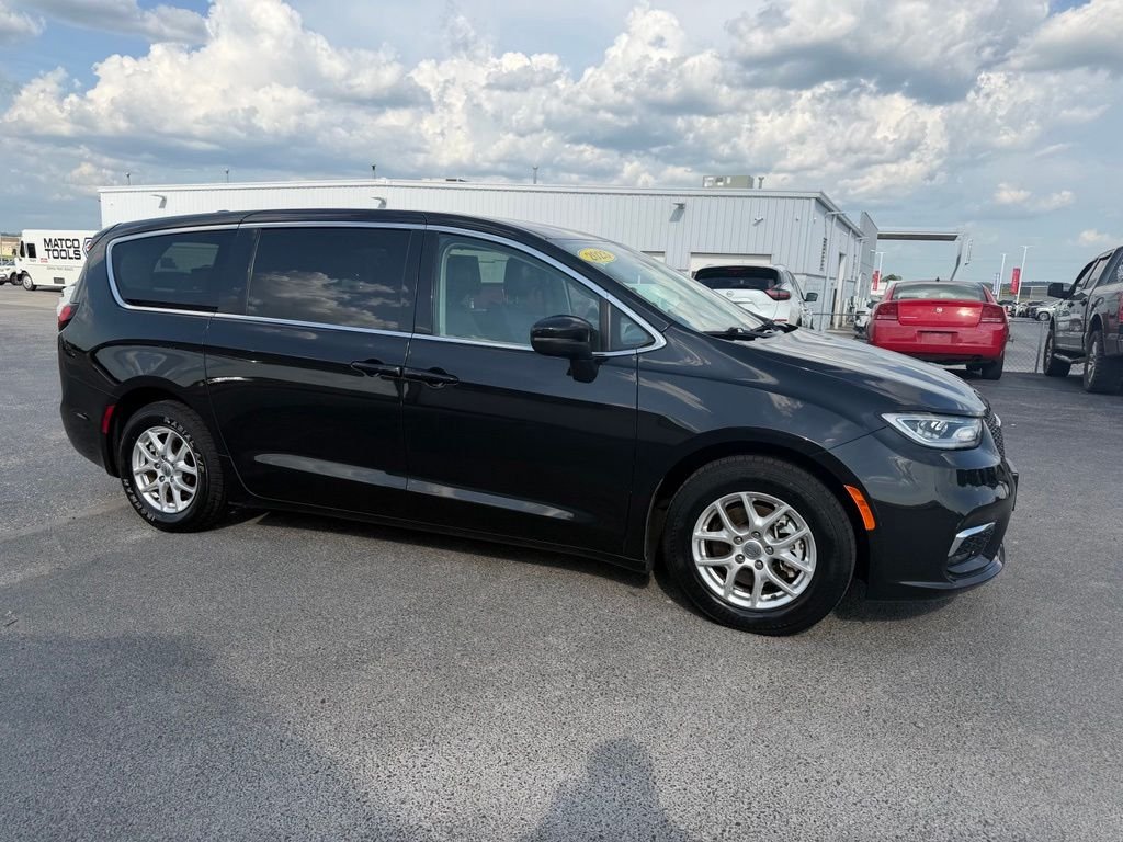 Used 2023 Black Chrysler Touring L image 2