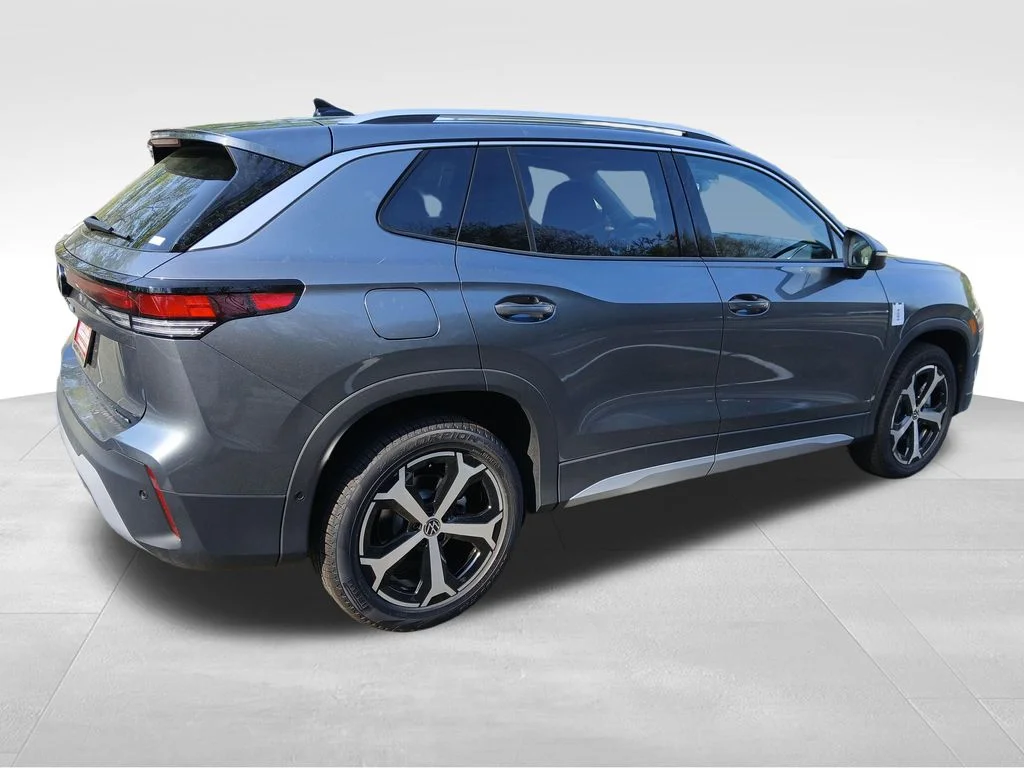 New 2026 Silver Volkswagen 2.0T SE image 5